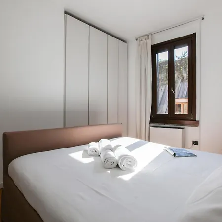 Hacca Collection - Brera & Fashion District - Bright 2br Apartamento *