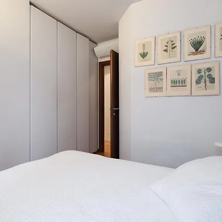 Hacca Collection - Brera & Fashion District - Bright 2br Apartmán
